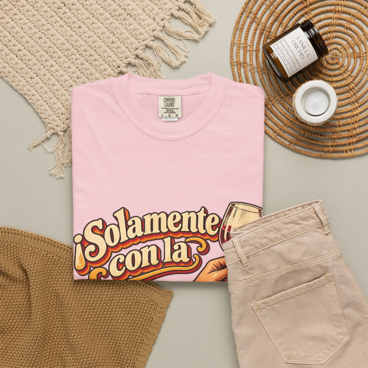 T-Shirt — "¡Solamente con la izquierda!" Wine Lover Graphic Tee