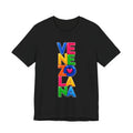 Camiseta Venezolana Pride — Camiseta con gráfico de letras apiladas coloridas