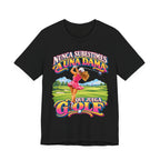 “Nunca Subestimes a Una Dama que Juega Golf” Colorful Ladies Bella+Canvas Golf T‑Shirt
