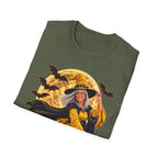 Camiseta de bruja de Halloween: bruja volando en escoba con luna llena y murciélagos